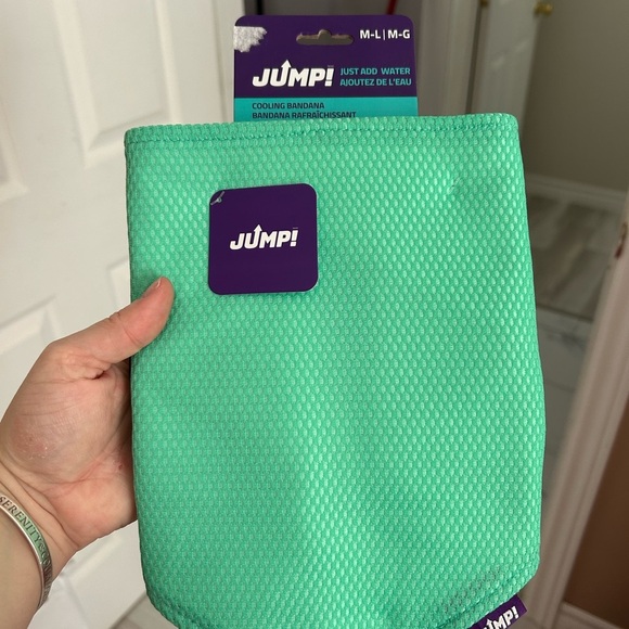 5/$25 Jump cooling dog bandana size M-L NWT 🥵 - Picture 1 of 6